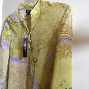 NWT, beautiful chiffon blouse, size 4.